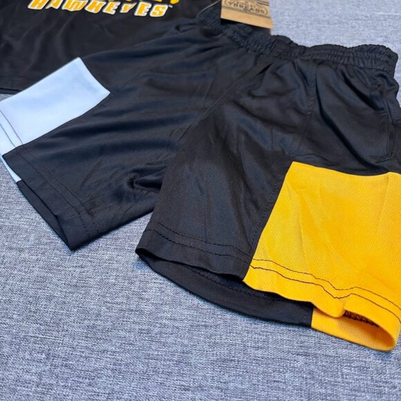 NCAA Iowa Hawkeyes Toddler T-Shirt and Shorts Set, 2T - Picture 5 of 6